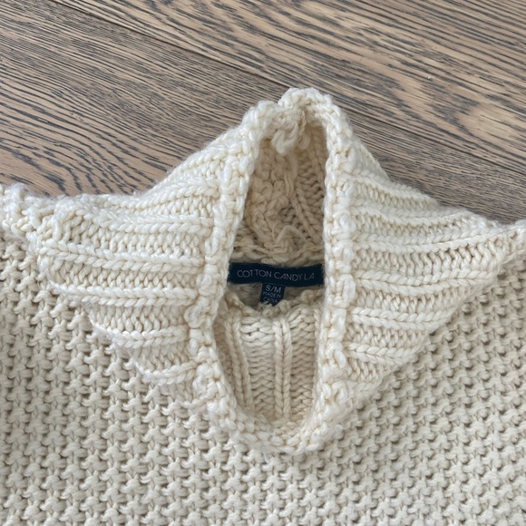 Editorial Thick Knit Sweater - Picture 2 of 3